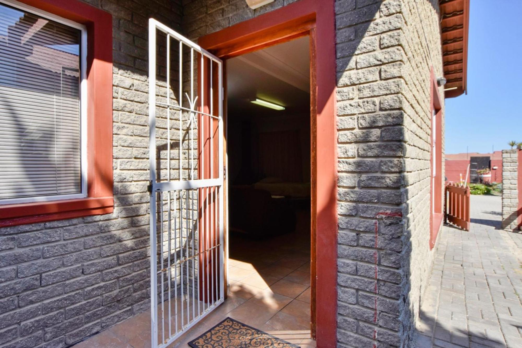 Anandi Guesthouse 斯瓦科普蒙德 外观 照片